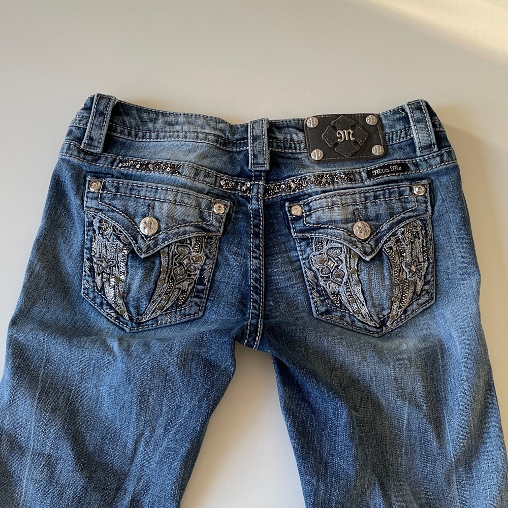 Miss Me Jeans Signature Capri JP8633P BLUE 435 Back Pocket Wings Bling Y2K